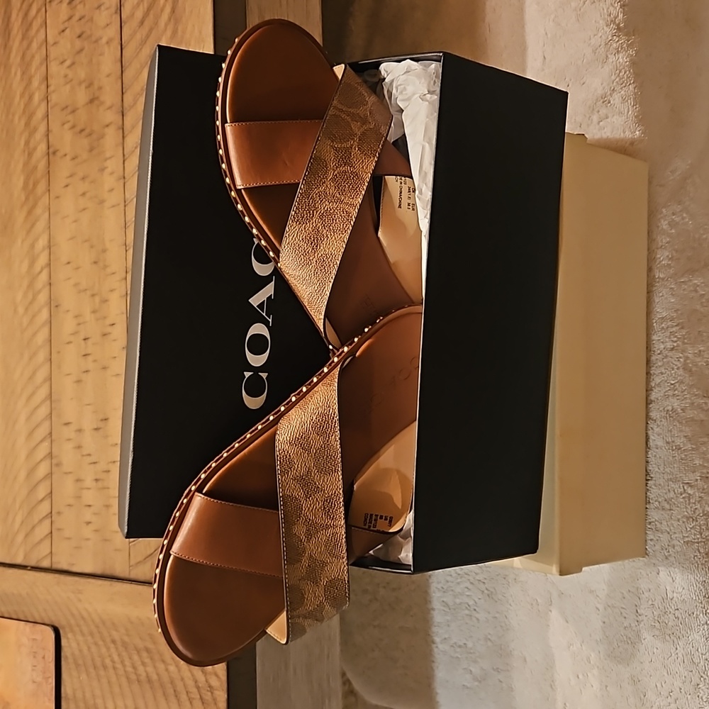 Coach Womens size 8 Hailey Leather Criss-cross Slide Sandals